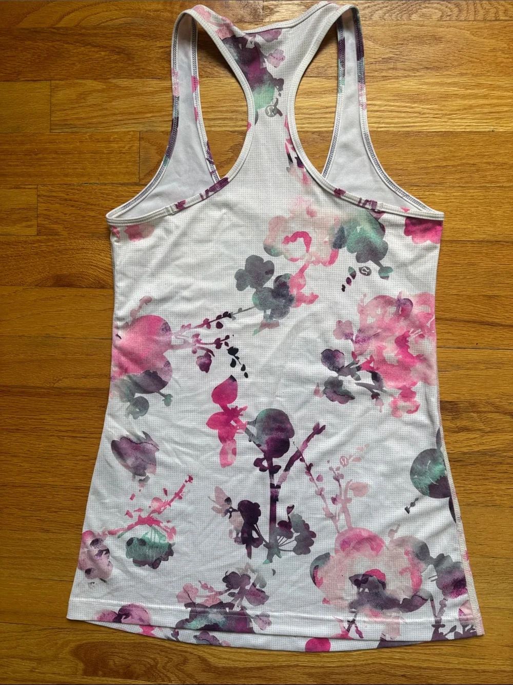 lululemon athletica Flowy White Tank Top with Pink & Purple Floral Watercolor M